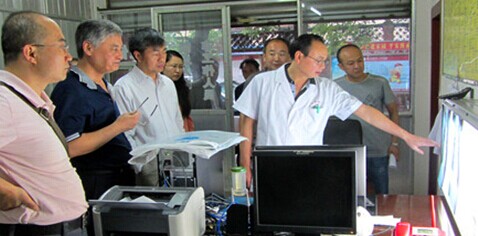 “十二五”国家科技重大专项结核病治疗课题组到中江县指导