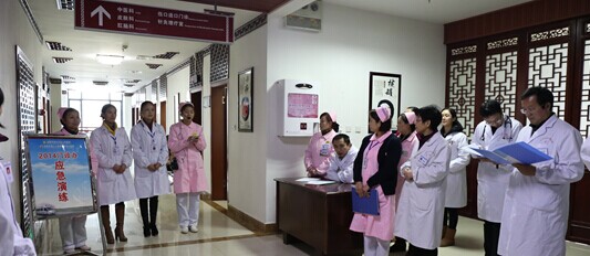 成都市青白江区人民医院门诊开展“候诊病员心跳呼吸骤停”应急演练