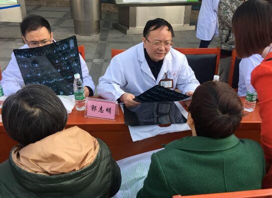 青白江区人民医院联合成都市第二人民医院开展泌尿疾病义诊义检活动