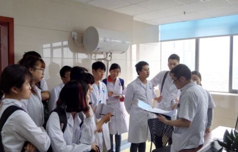 青白江区人民医院接受成都医学院全科医学本科班学生来院见习
