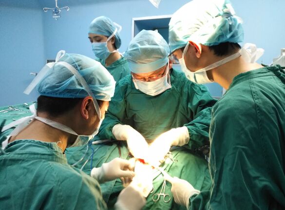 德阳市第二人民医院---厉害了！耳鼻喉头颈外科专家将喉咽部的“炸弹”切除