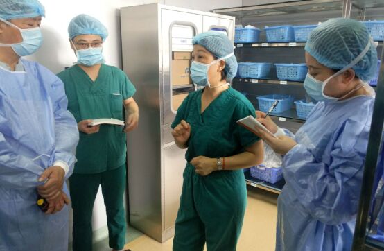 “大手拉小手” ——华西手术室护理专家团队传道华西医院绵竹医院