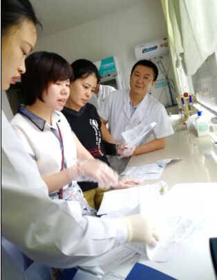 金堂县第三人民医院检验科HIV初筛实验室接受成都市疾控中心质量检查